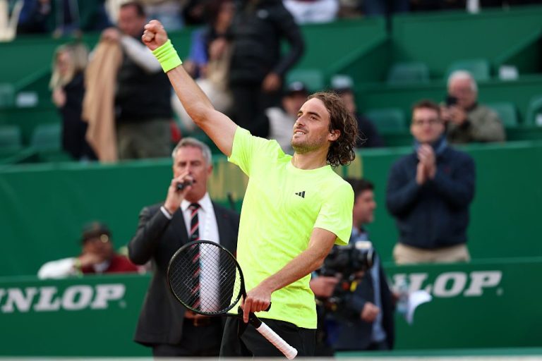 stefanos tsitsipas jordan thompson2.jpg